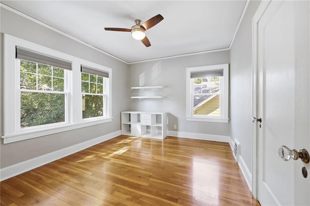 6124 Oak Street — photo 32