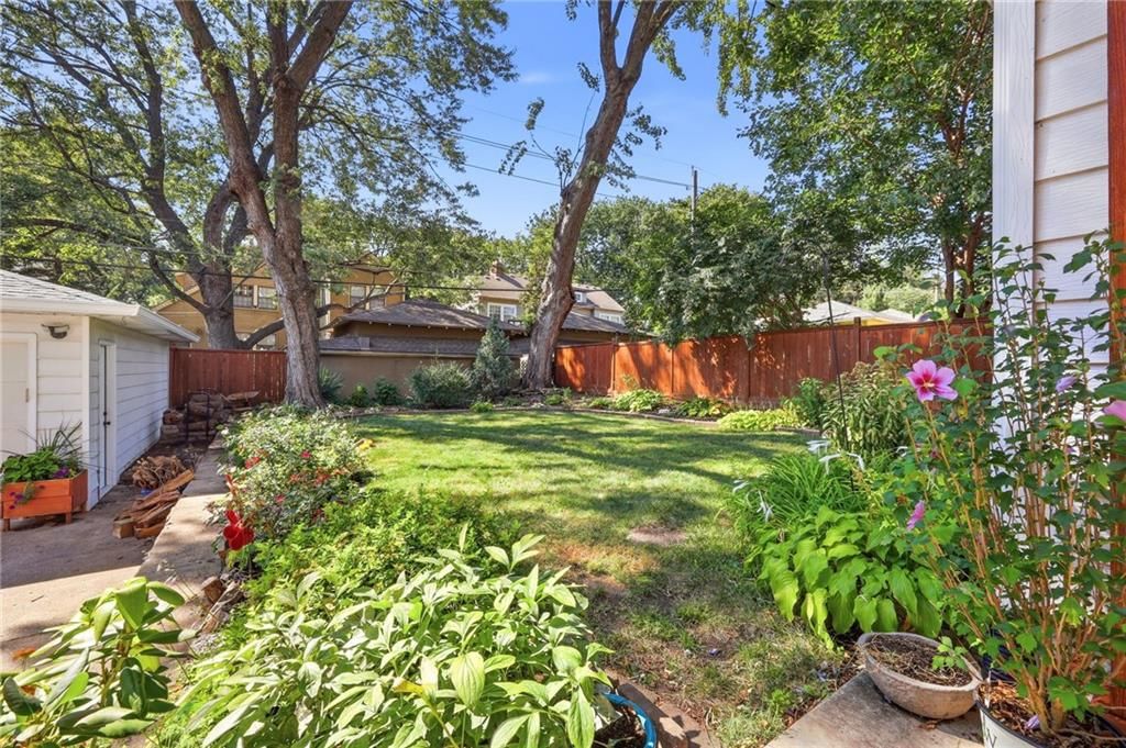 6124 Oak Street — photo 34