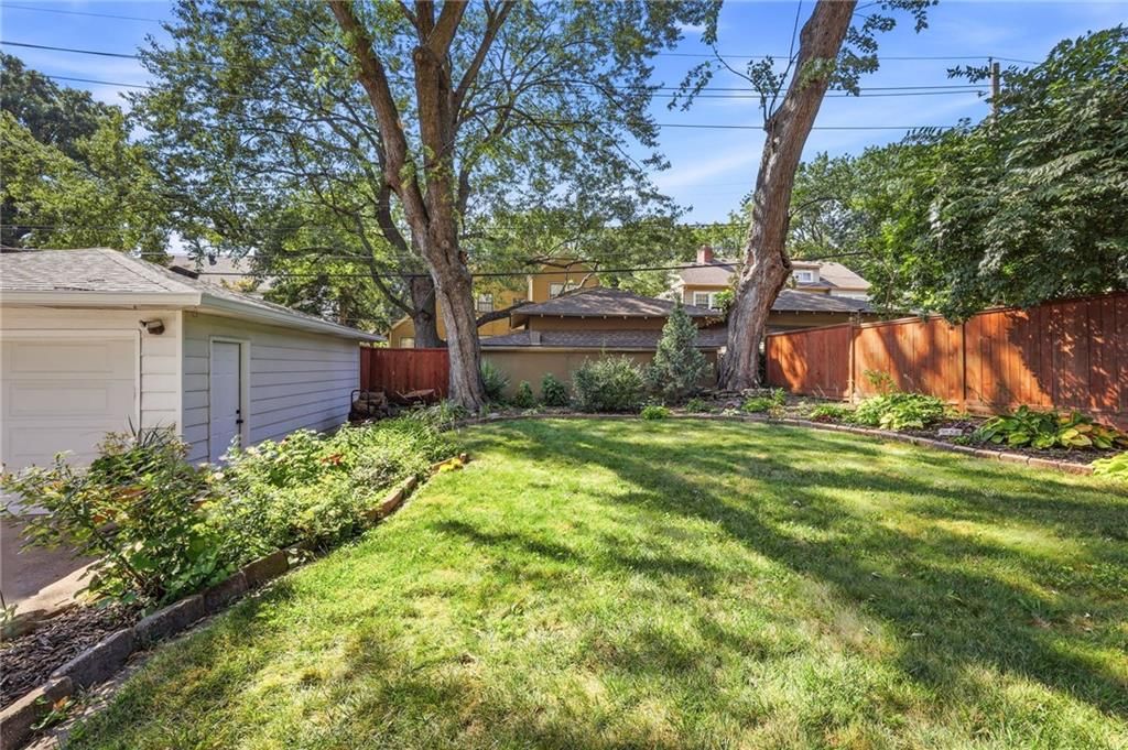 6124 Oak Street — photo 35