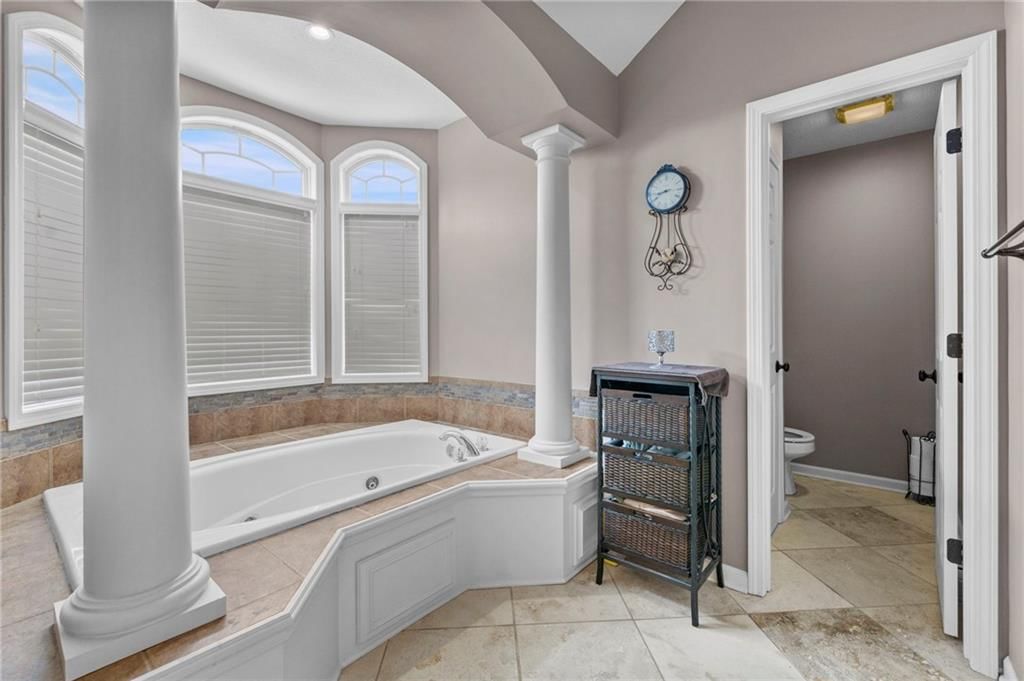 1441 NE Daltons Ridge Drive — photo 31