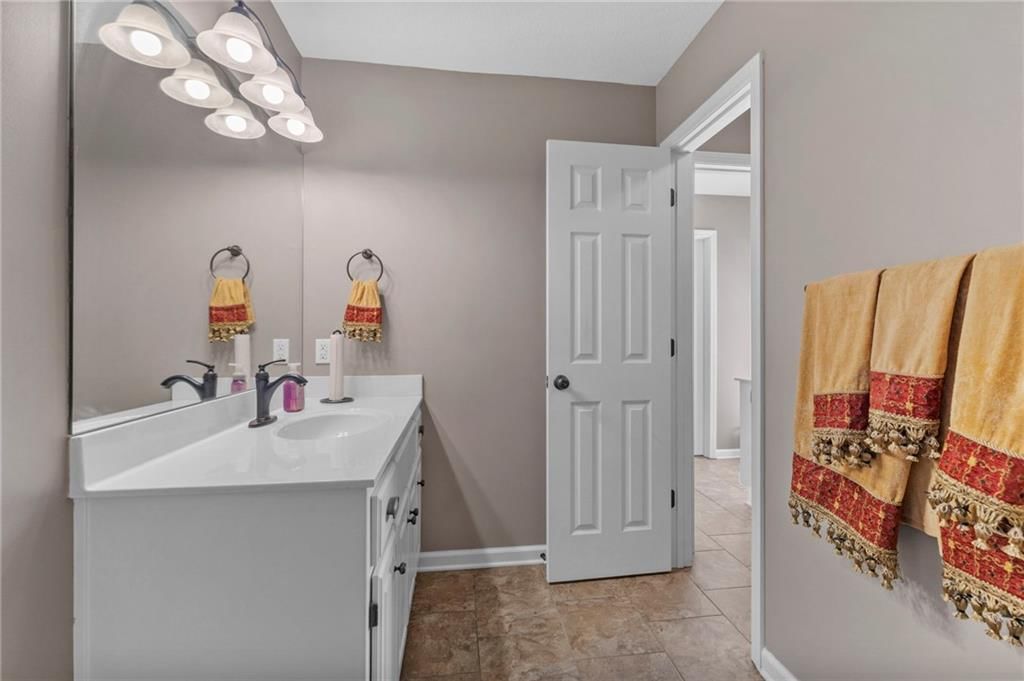 1441 NE Daltons Ridge Drive — photo 36