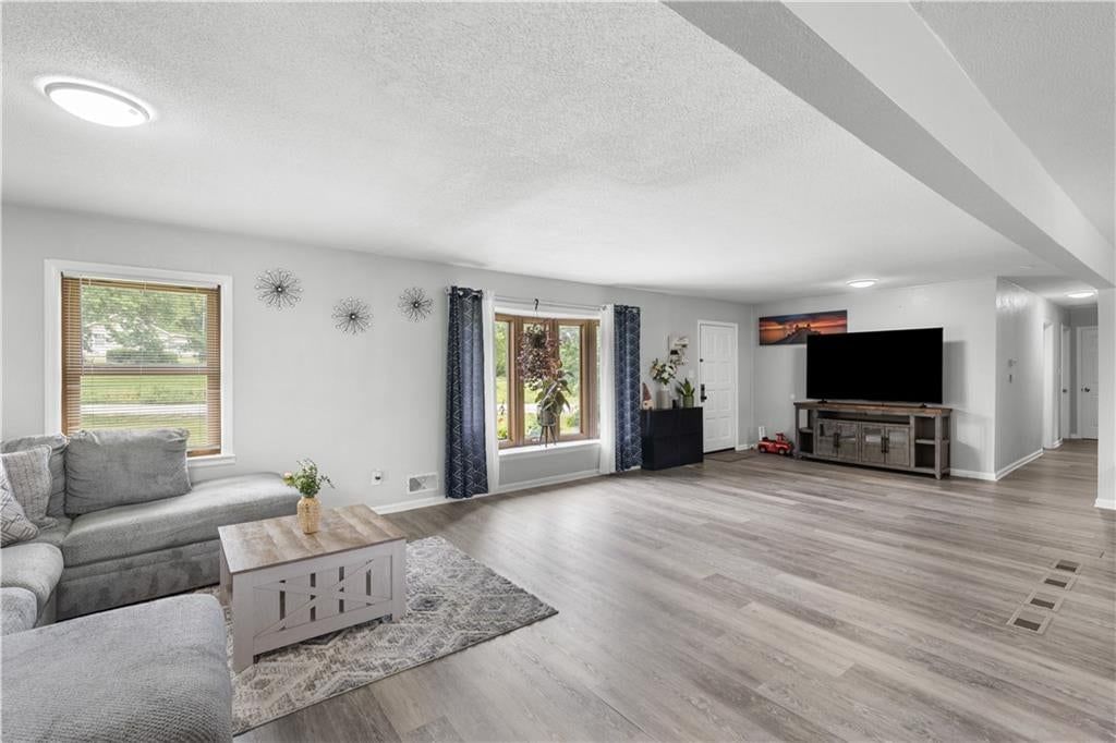 7611 Harry S Truman Drive — photo 5