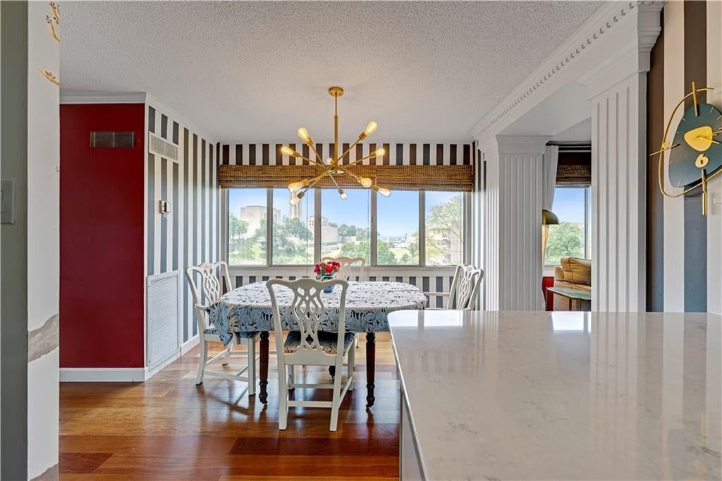 2510 Grand Boulevard — photo 32