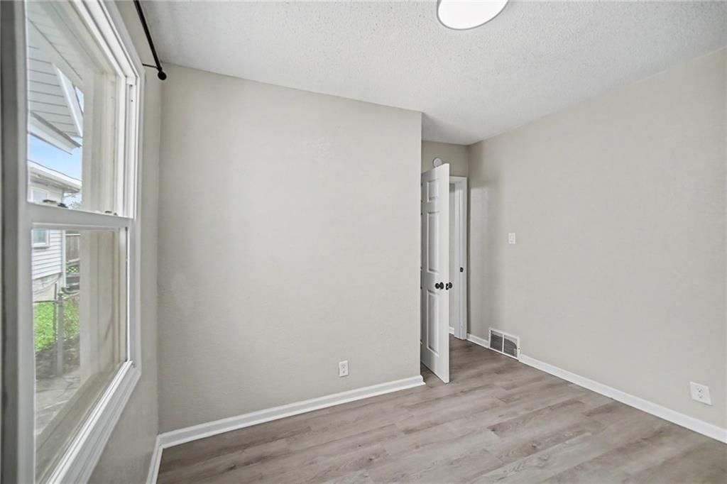 1911 N Allis Street — photo 14