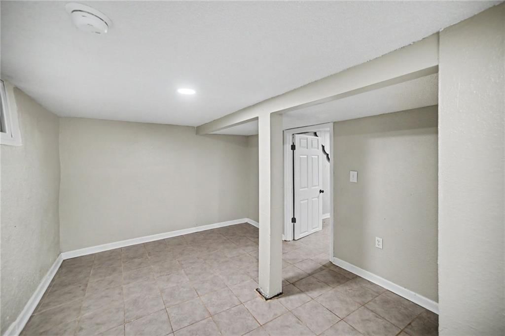 1911 N Allis Street — photo 19
