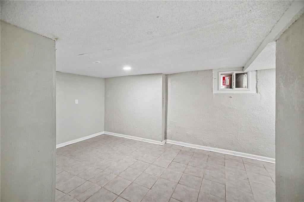 1911 N Allis Street — photo 21