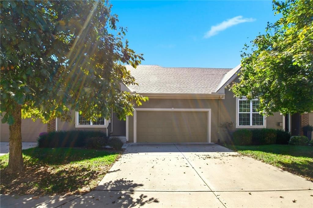15517 W 61ST Street, Shawnee, KS: listing photo 2