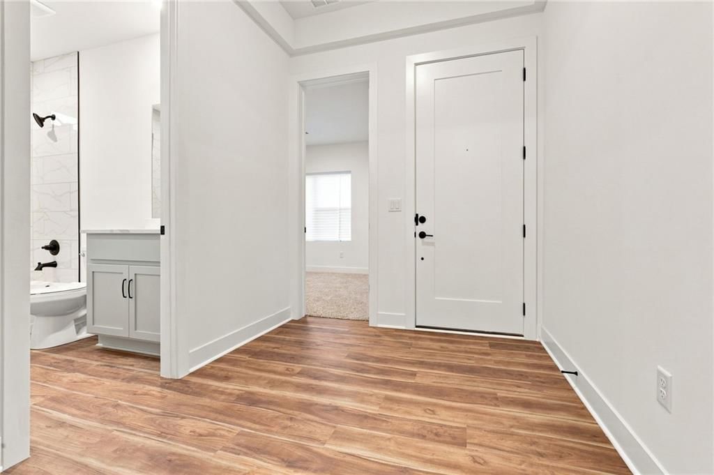 Photo 6 of 19 - 1705 NW 105th Terrace, Kansas City, MO 64155