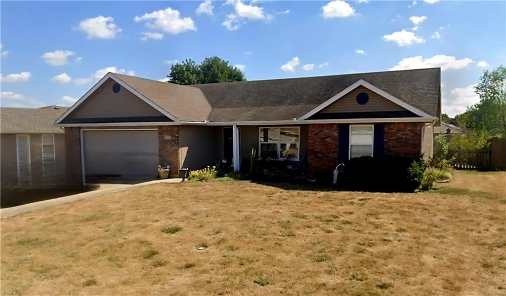 413 Graystone Drive — photo 1