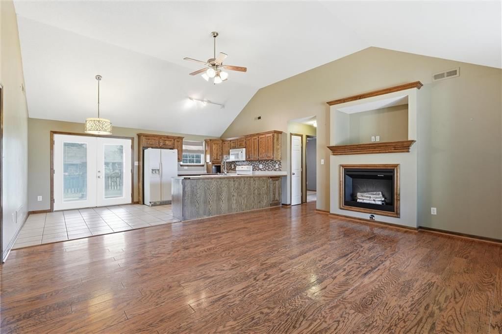 413 Graystone Drive — photo 5