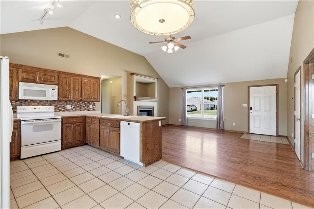 413 Graystone Drive — photo 12