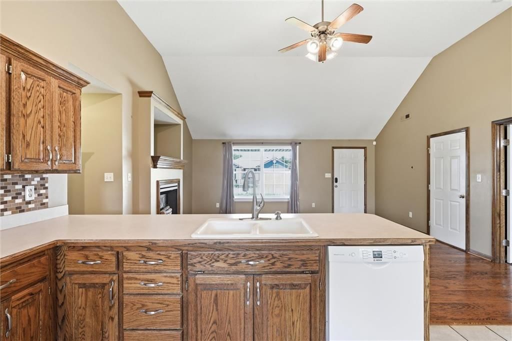 413 Graystone Drive — photo 17