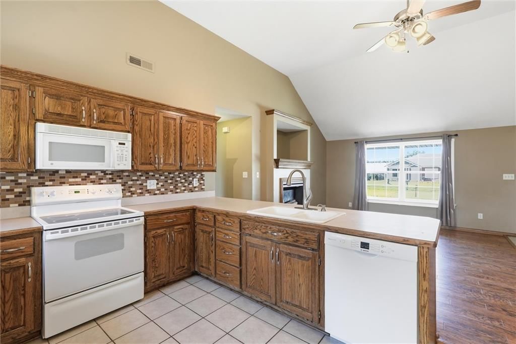 413 Graystone Drive — photo 18