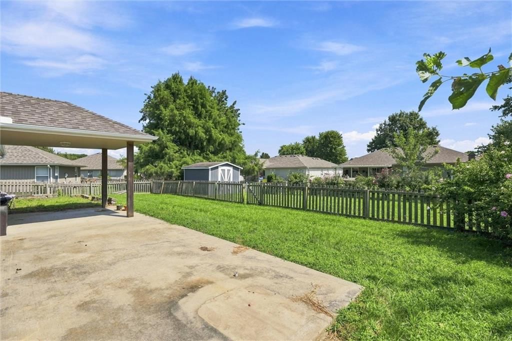 413 Graystone Drive — photo 26