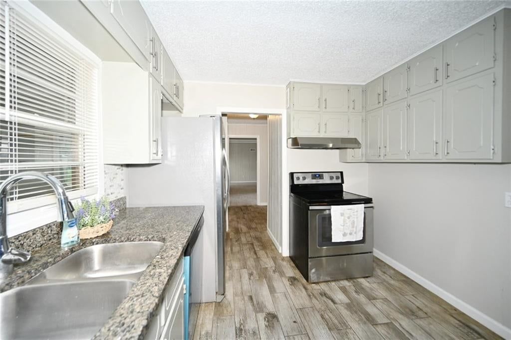 8900 Wayne Avenue — photo 11