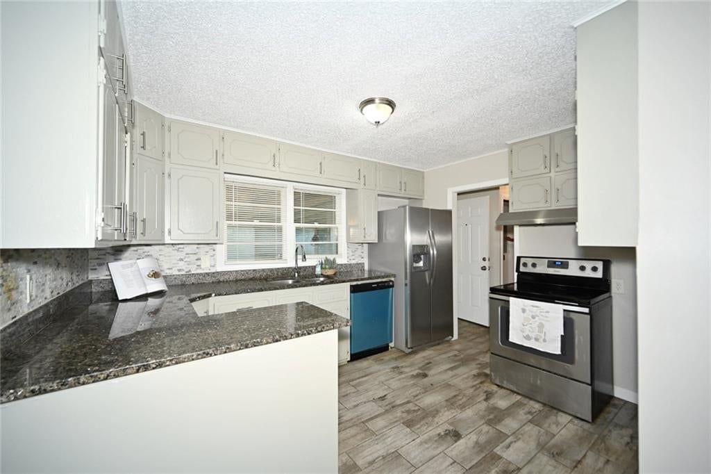 8900 Wayne Avenue — photo 14
