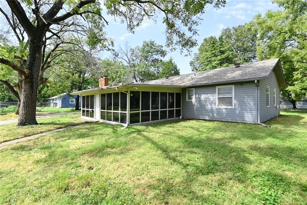 8900 Wayne Avenue — photo 29