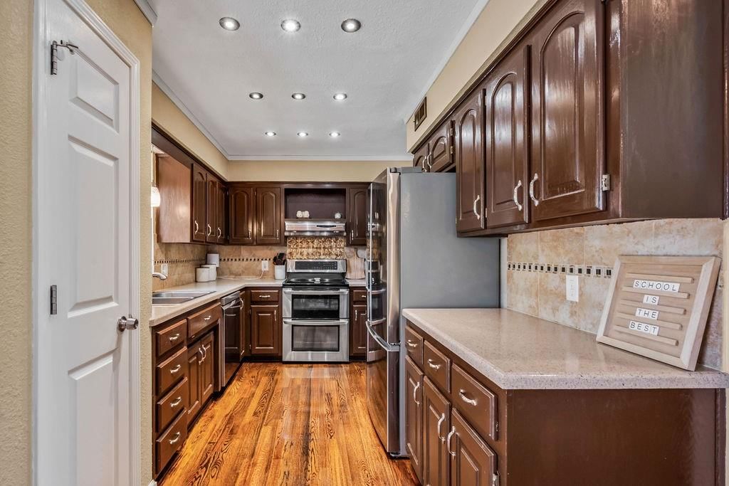 1312 Barnes Drive — photo 4