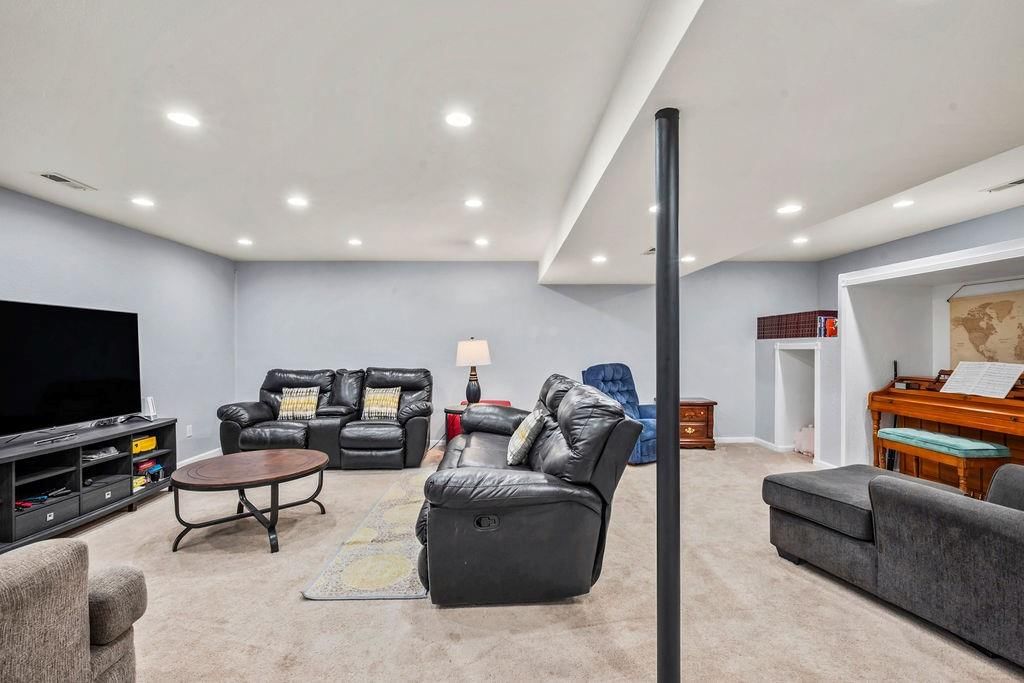 1312 Barnes Drive — photo 16