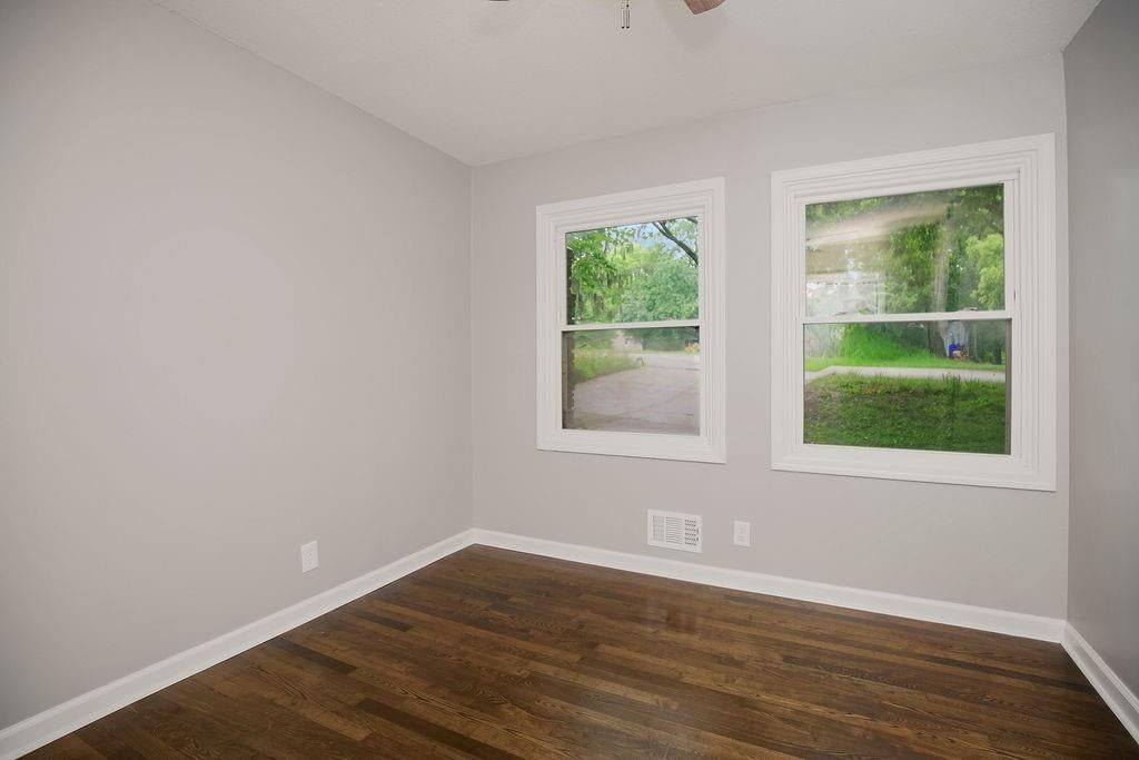Photo 14 of 39 - 6807 N Walnut Street, Kansas City, MO 64118