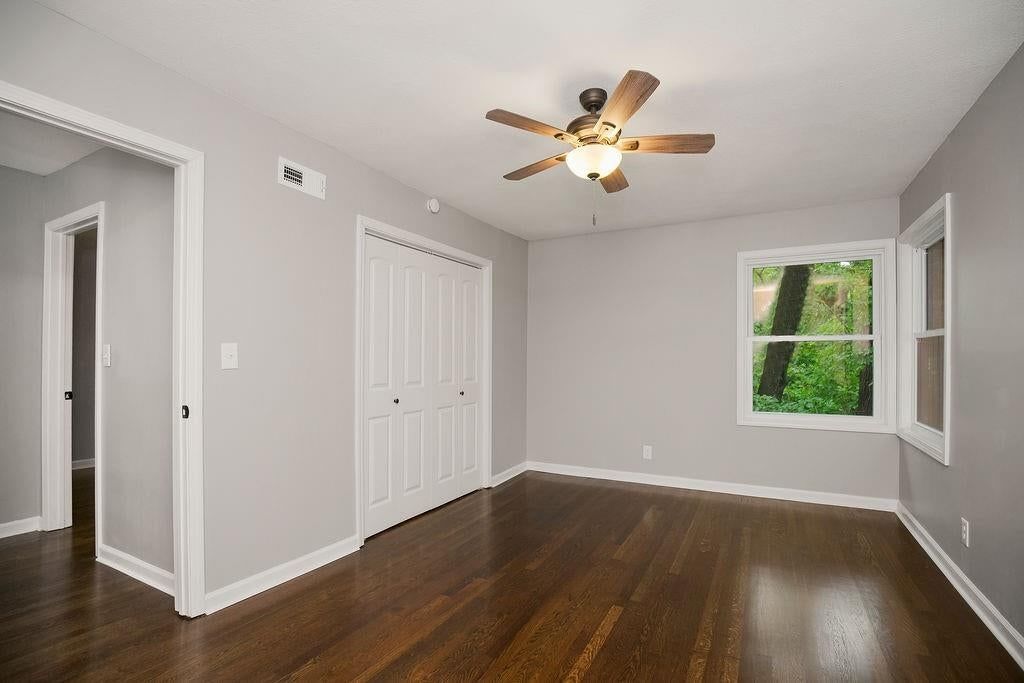 Photo 24 of 39 - 6807 N Walnut Street, Kansas City, MO 64118