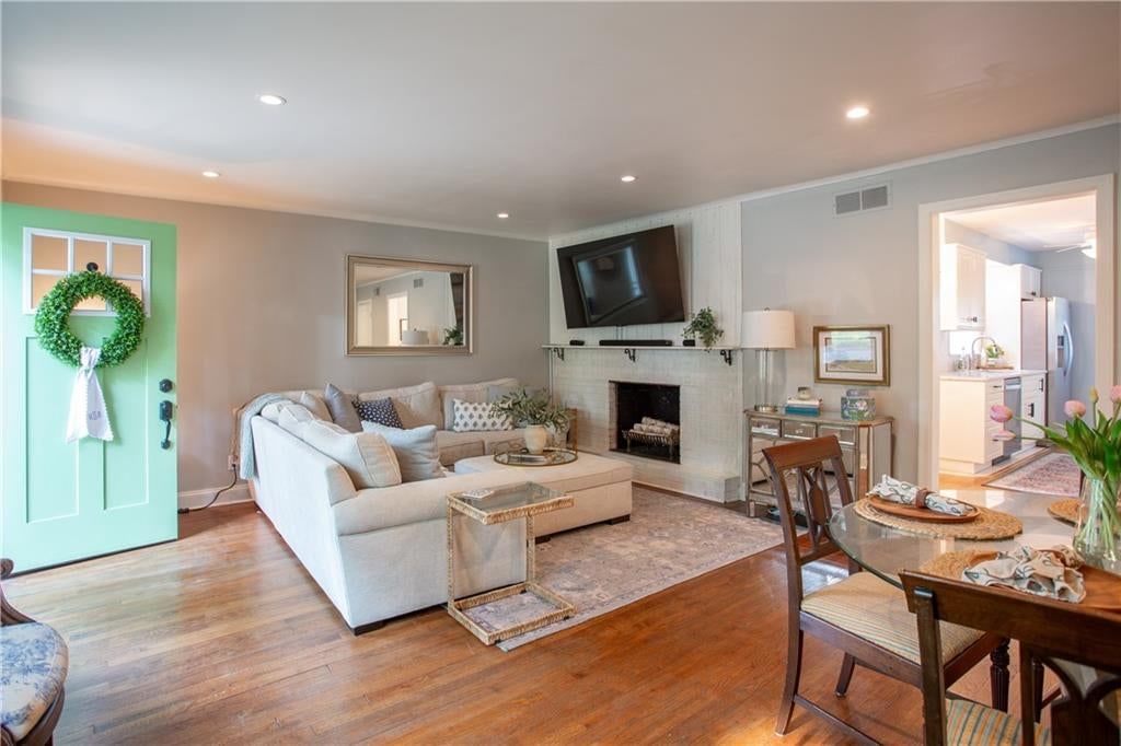 6015 DELMAR Street — photo 4