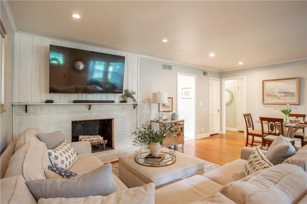 6015 DELMAR Street — photo 7