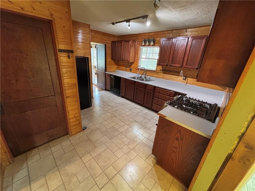 4205 N Kansas Avenue — photo 4