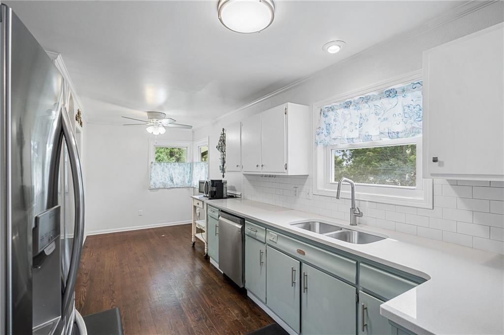 5321 N Richmond Avenue — photo 10