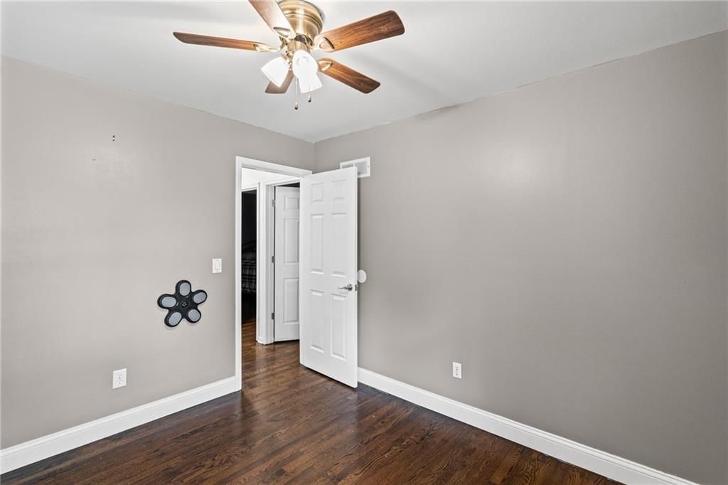 5321 N Richmond Avenue — photo 25