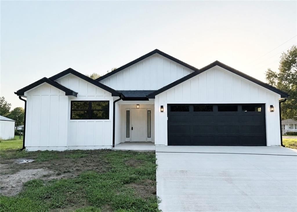 810 N Water Street, Butler, MO