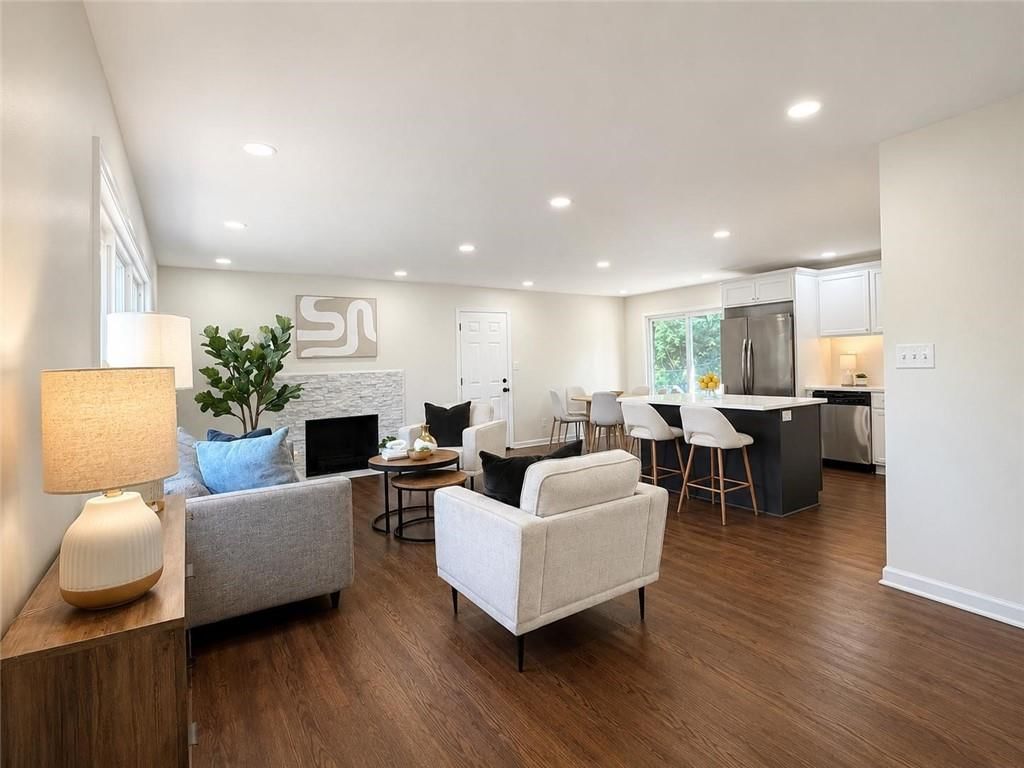 1001 W 93rd Street — photo 3