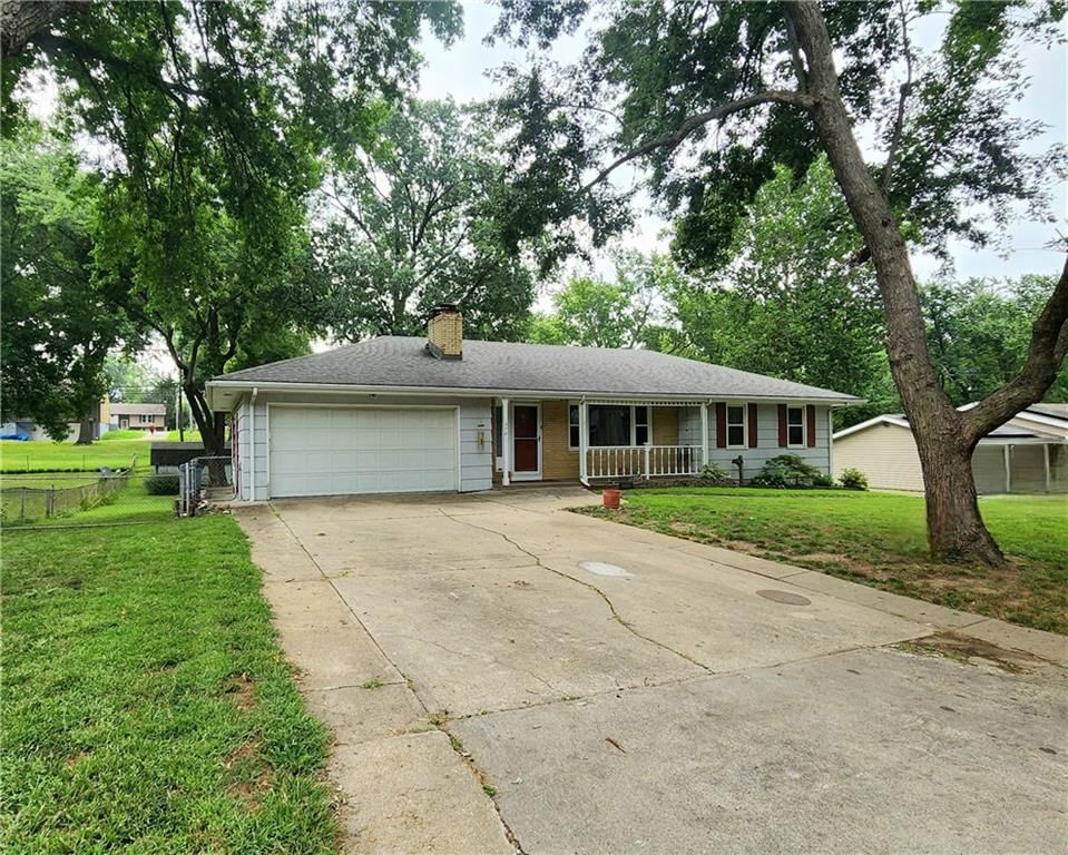 2701 S Maybrook Avenue — photo 2