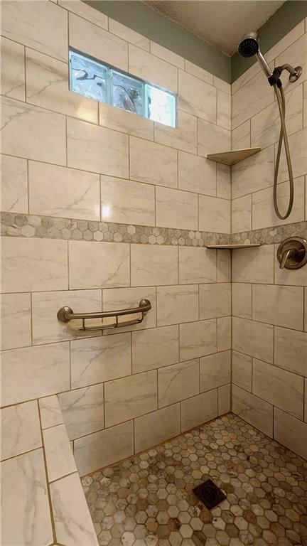 2701 S Maybrook Avenue — photo 22