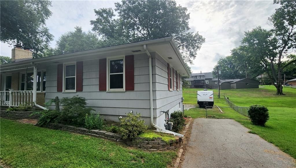 2701 S Maybrook Avenue — photo 45