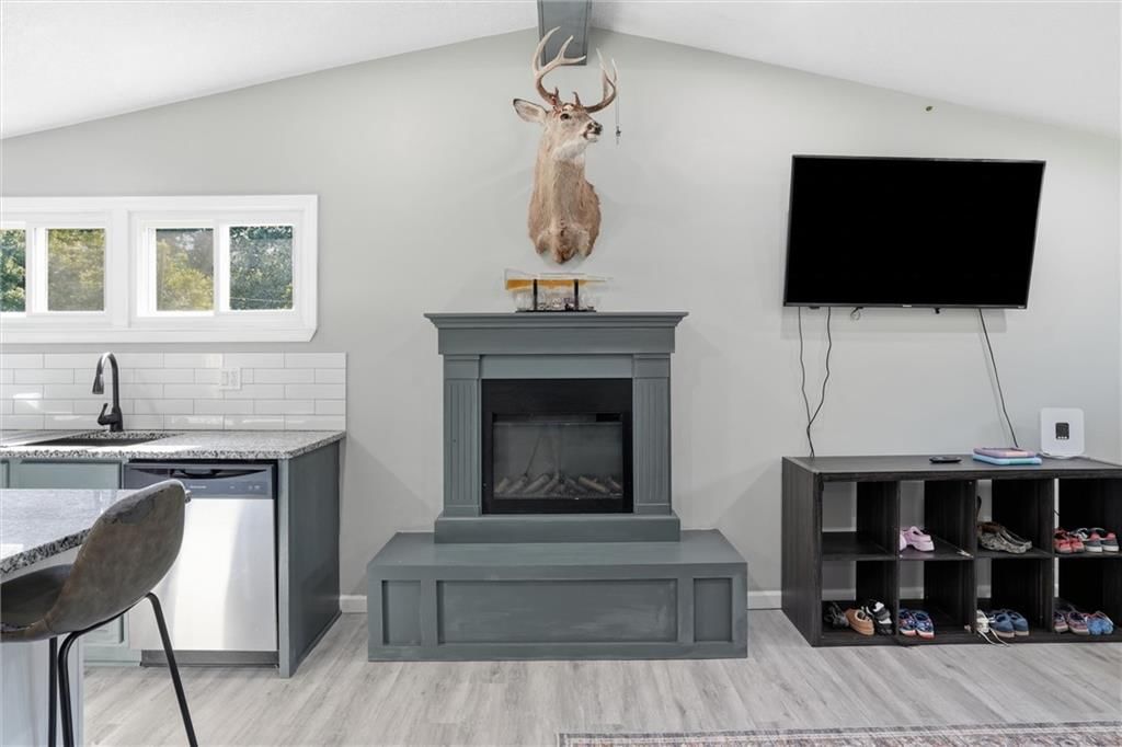 1018 S Appleton Avenue — photo 11