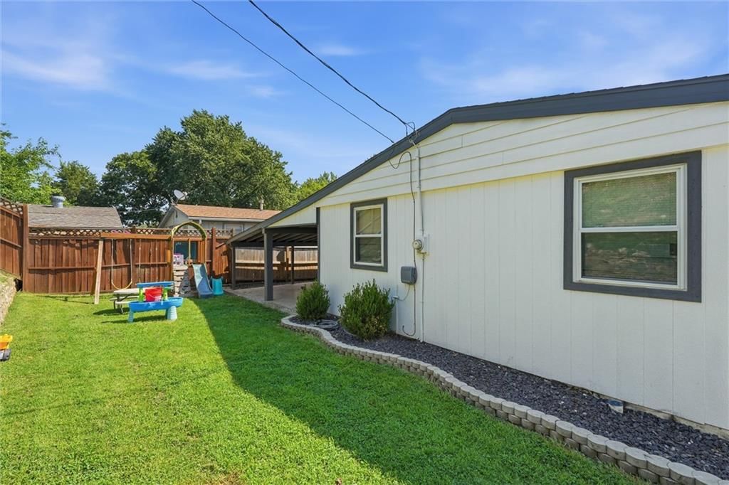 1018 S Appleton Avenue — photo 30