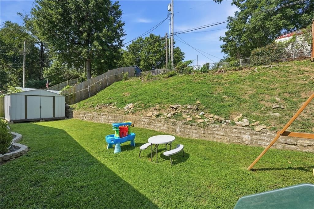 1018 S Appleton Avenue — photo 32