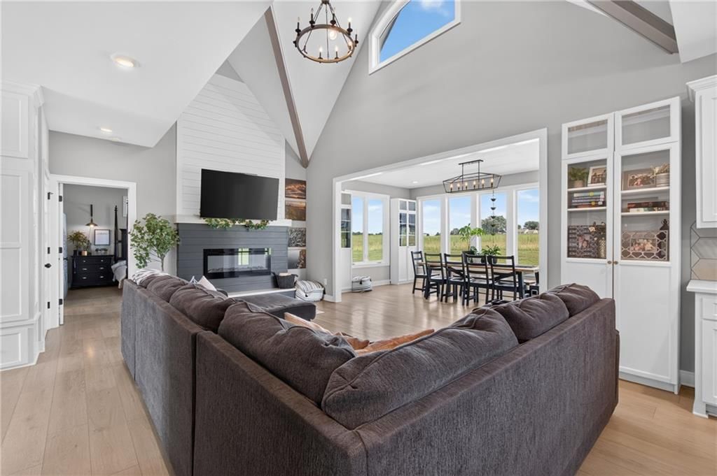 6565 Tucker Drive — photo 8