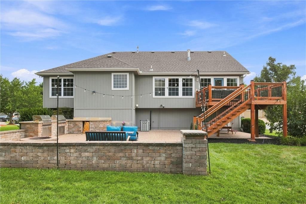 Photo 37 of 41 - 806 SW 34th Terrace, Lee's Summit, MO 64082