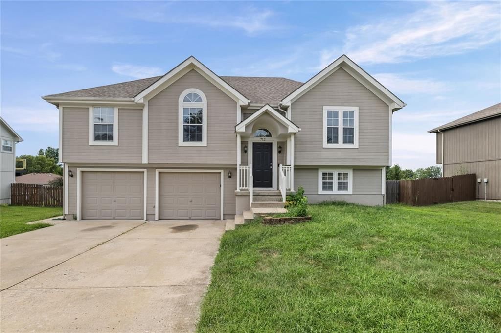 712 S Sunset Lane — photo 1