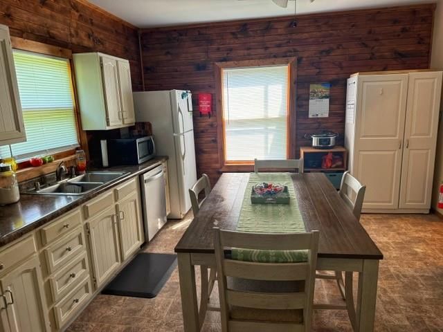 110 S Tarkio Street — photo 6