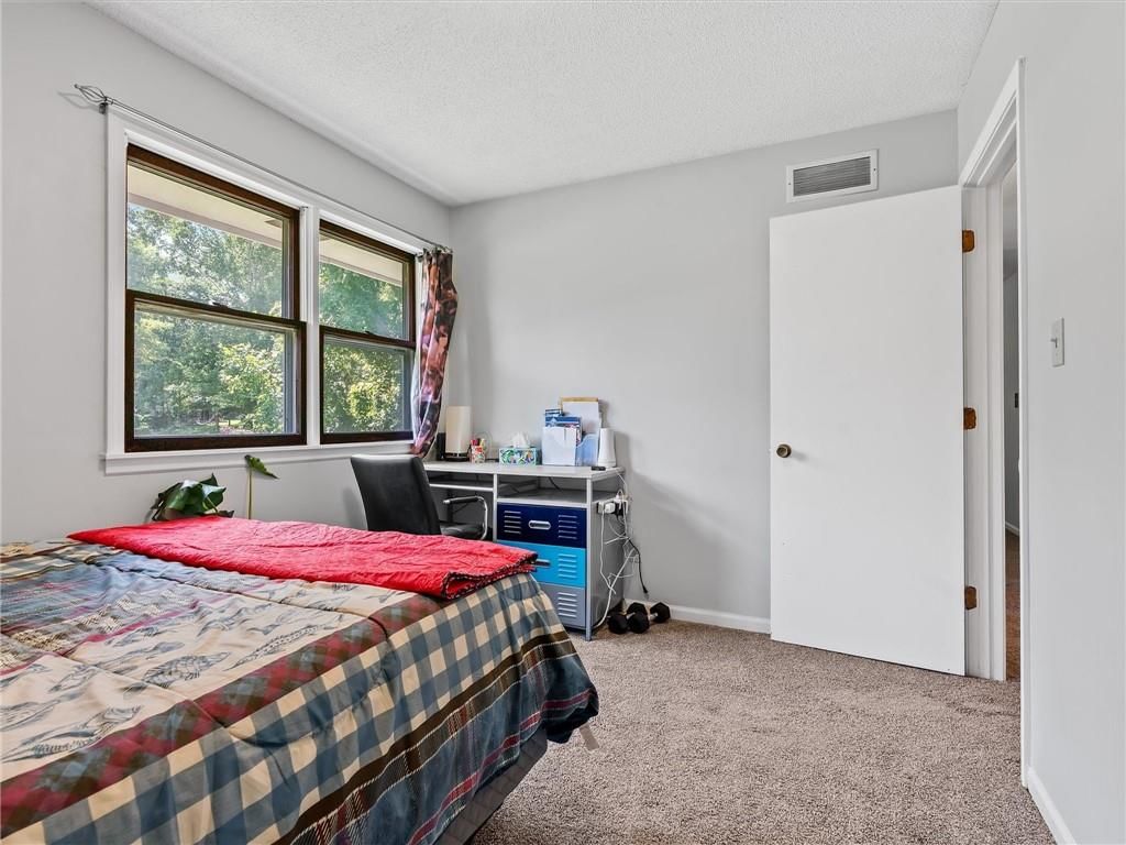 402 Clinton Street — photo 12