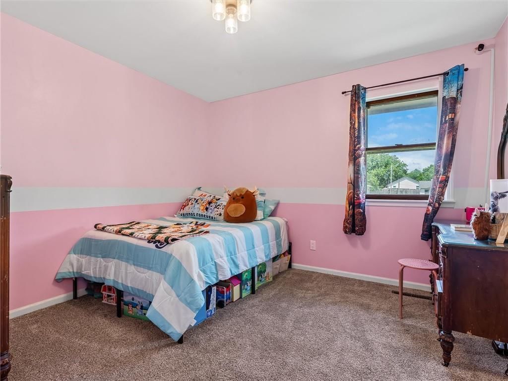402 Clinton Street — photo 15