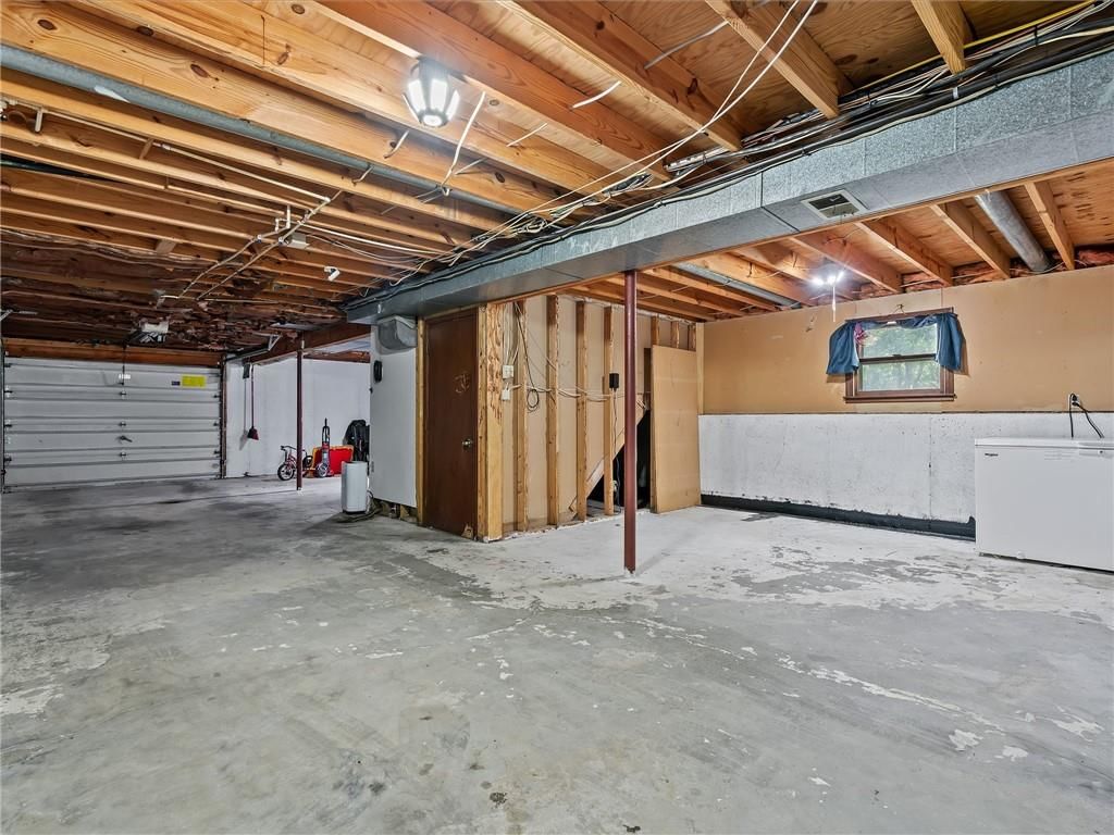 402 Clinton Street — photo 16