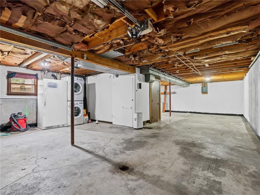 402 Clinton Street — photo 18