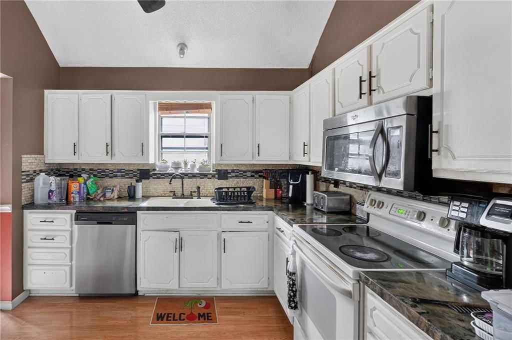 110 E Nelson Circle — photo 7