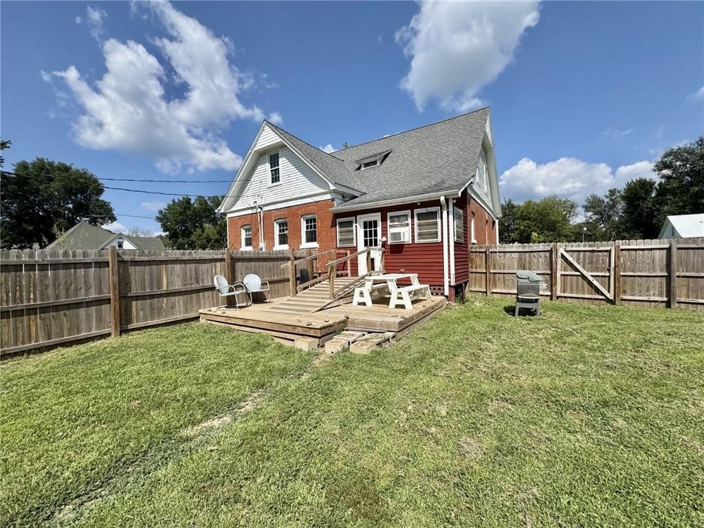 200 S Moulton Street — photo 7