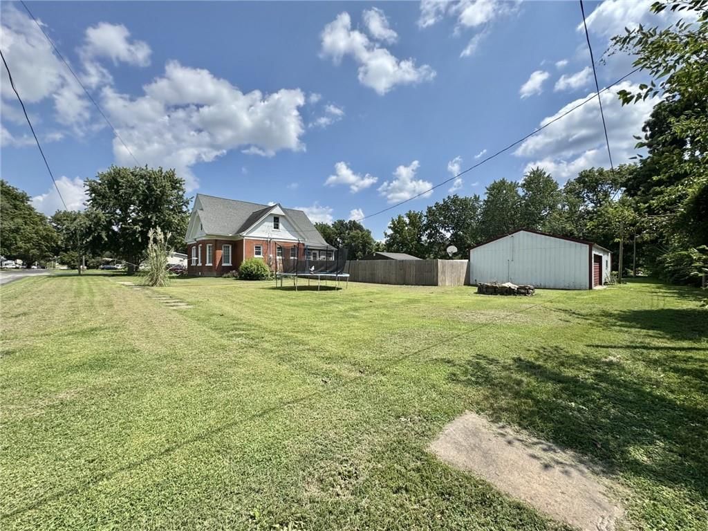 200 S Moulton Street — photo 10