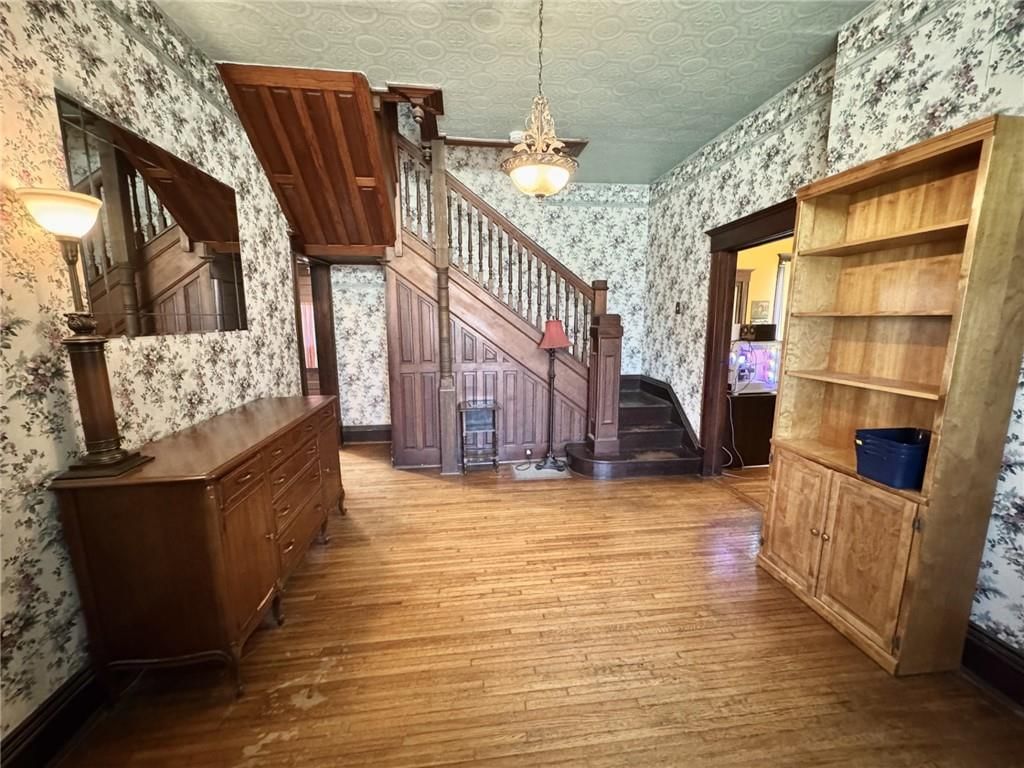200 S Moulton Street — photo 13